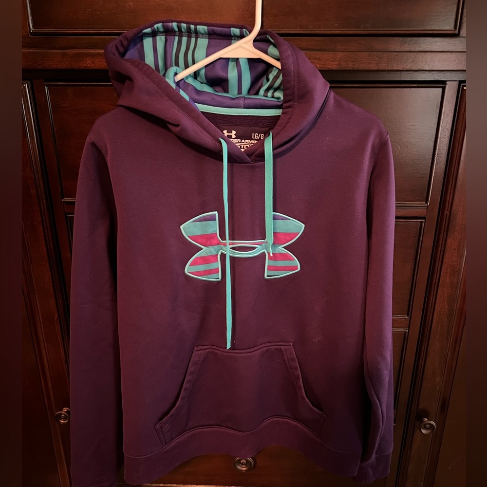 Under Armour sweatshirt